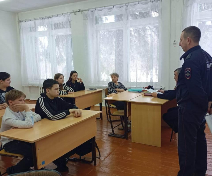 29 января в нашей школе учащиеся встретились с сотрудниками полиции.